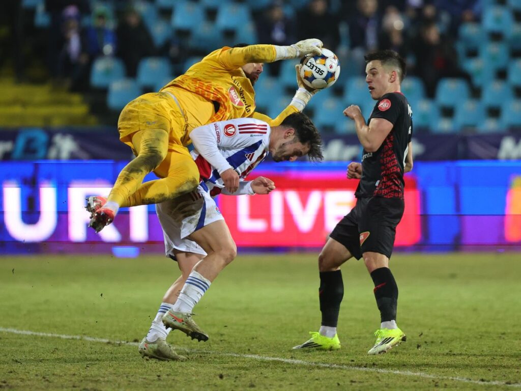 Oțelul, start-fulger și victorie clară cu Csikszereda: 3-0, cu „pauză” de 20 de minute din cauza nocturnei